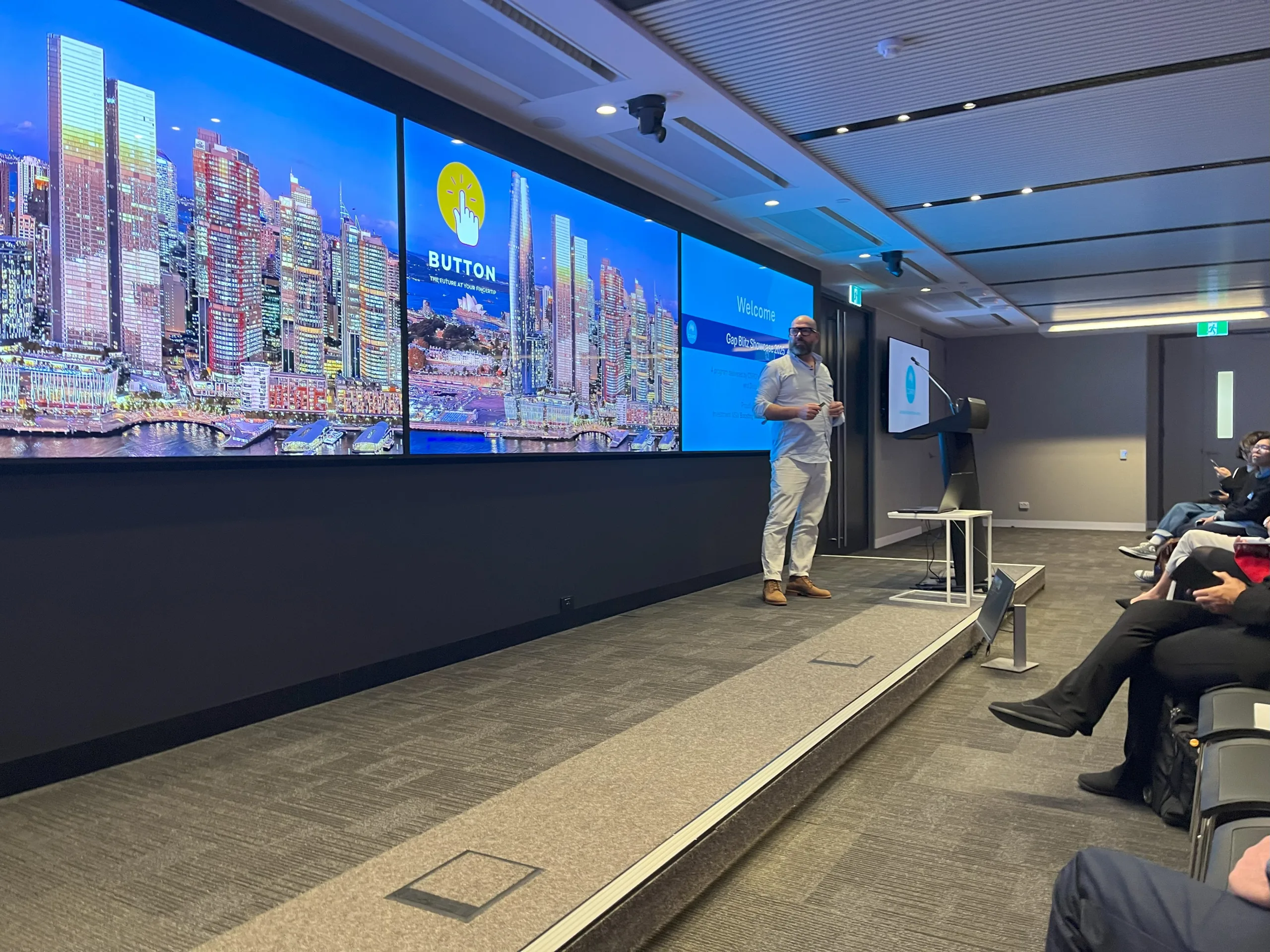 Pitch & Showcase